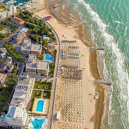 Gracious Flat With A Big Terrace In 3* بيبيوني